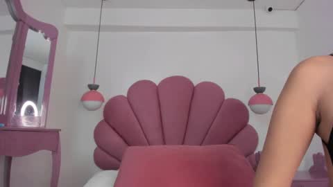 MAEE ANGELS online show from December 28, 1:50 am