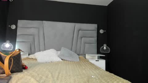 MAEE ANGELS online show from February 13, 9:49 pm