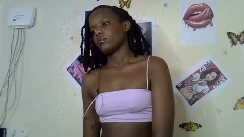 Maee online show from December 14, 3:28 pm