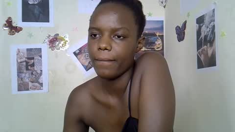 Maee online show from December 19, 4:14 pm