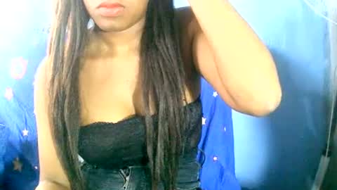 MaelahLove online show from December 11, 12:02 pm