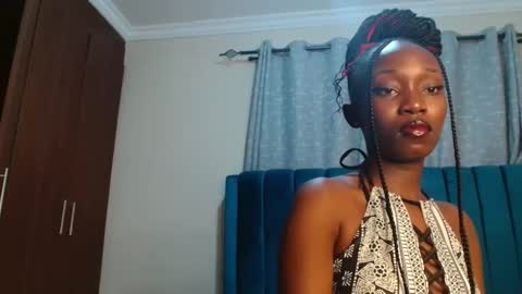 Maeve online show from December 5, 5:17 pm