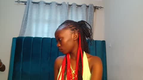 Maeve online show from December 13, 9:57 am