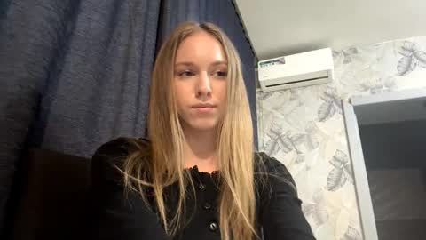 Sara online show from March 18, 8:17 am