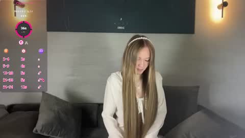 Marie online show from August 3, 6:33 pm