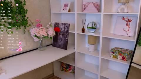 Mia online show from December 13, 7:53 pm