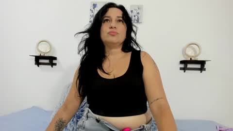 Snapshot of magentastudio2025 chatting on February 5, 5:28 pm magentastudio2025 online show from February 5, 5:28 pm