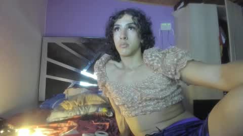 maggie_fit online show from December 10, 4:02 am