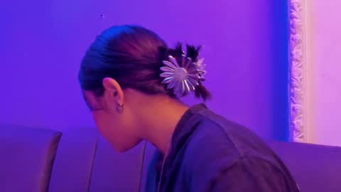 Maggie online show from February 20, 7:58 pm