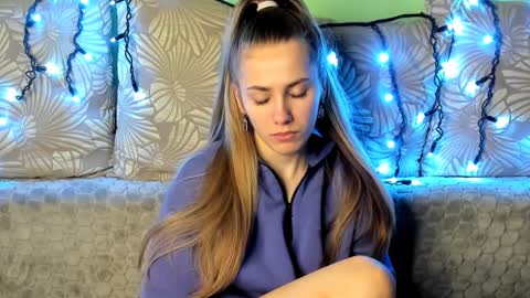 Maggie online show from January 11, 1:48 am