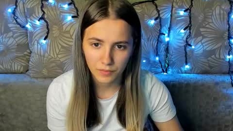 Maggie online show from October 21, 12:00 am