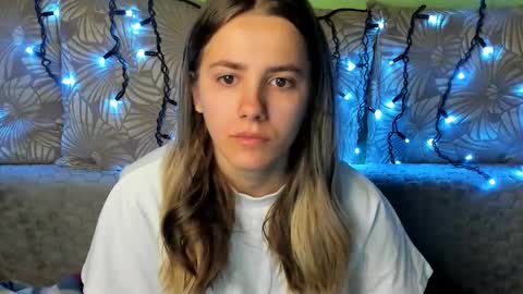 Maggie online show from November 9, 4:33 am