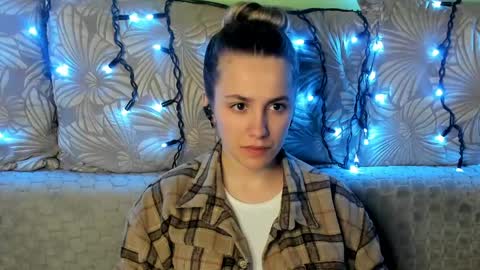 Maggie online show from April 13, 12:16 am