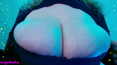 Snapshot of maggielandrin chatting on January 13, 9:58 am Maggie online show from January 13, 9:58 am