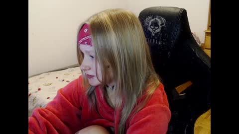 Snapshot of maggieswaggy chatting on January 14, 9:41 pm Magdalene Swaggy online show from January 14, 9:41 pm