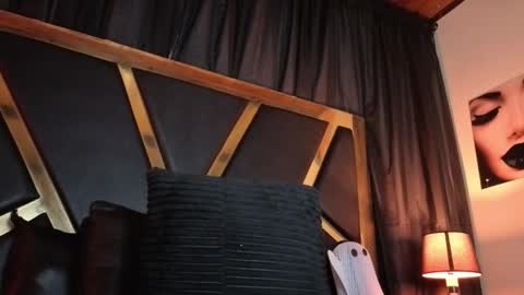   online show from November 4, 12:48 pm