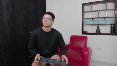 Damian Rivers online show from December 2, 10:01 pm