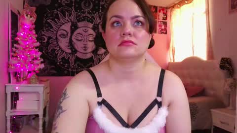 Snapshot of magic_clairewitch chatting on December 24, 9:11 pm Claire online show from December 24, 9:11 pm