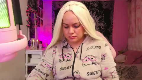 Snapshot of magic_clairewitch chatting on January 11, 2:09 am Claire online show from January 11, 2:09 am