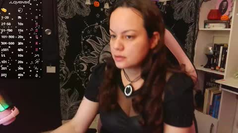 Snapshot of magic_clairewitch chatting on October 14, 11:27 pm Claire online show from October 14, 11:27 pm