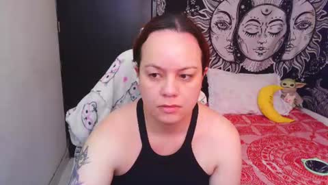 Snapshot of magic_clairewitch chatting on June 21, 9:06 pm Claire online show from June 21, 9:06 pm