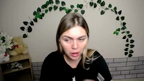 magic_katarina_ online show from January 17, 6:47 am