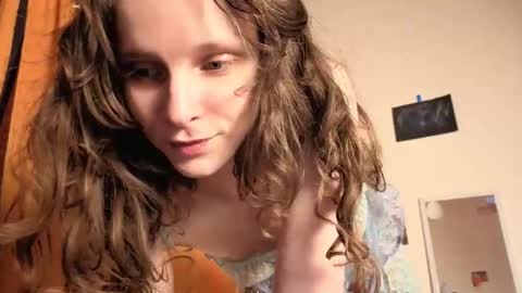 Snapshot of magic_mini_moon chatting on January 9, 9:49 pm Mikky or Moon online show from January 9, 9:49 pm