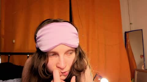 Snapshot of magic_mini_moon chatting on April 2, 9:01 pm Mikky or Moon online show from April 2, 9:01 pm