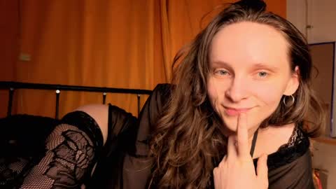 Snapshot of magic_mini_moon chatting on April 3, 9:57 pm Mikky or Moon online show from April 3, 9:57 pm