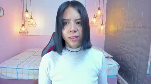 Oliviah online show from June 17, 1:12 pm