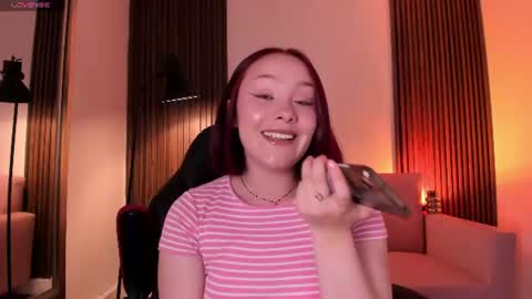Snapshot of magic_vera chatting on August 4, 3:21 am Vera online show from August 4, 3:21 am