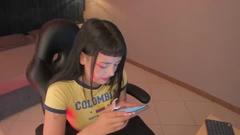 Snapshot of magic_zantana chatting on June 17, 7:04 pm Zantana online show from June 17, 7:04 pm