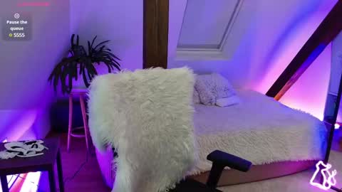 Zooey online show from January 9, 6:36 pm