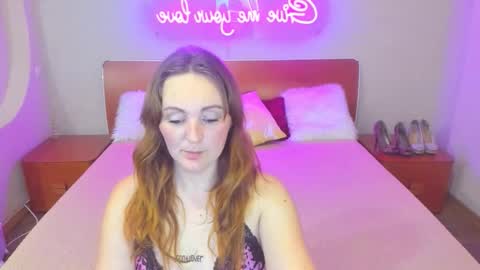 Snapshot of magiceyess chatting on February 2, 6:50 pm Lili and Bella online show from February 2, 6:50 pm