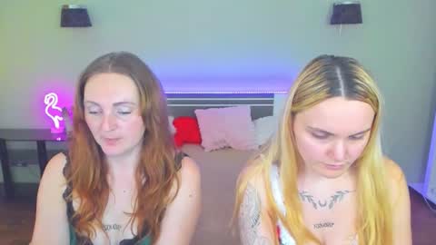 Snapshot of magiceyess chatting on February 28, 10:16 am Lili and Bella online show from February 28, 10:16 am