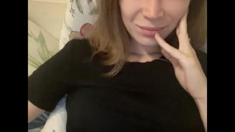 Snapshot of magicgirl50053 chatting on November 11, 6:19 pm magicgirl50053 online show from November 11, 6:19 pm