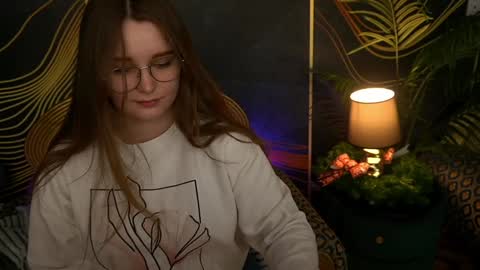 Emily online show from December 19, 3:08 pm