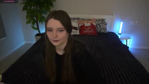 Emily online show from February 5, 7:13 am