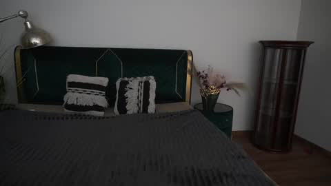 Emily online show from June 1, 6:20 pm