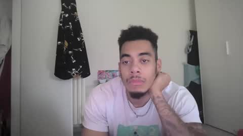 Snapshot of magicsempai chatting on December 9, 11:47 am Magicsempai online show from December 9, 11:47 am