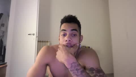 Snapshot of magicsempai chatting on January 10, 12:15 pm Magicsempai online show from January 10, 12:15 pm