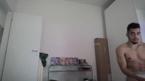 Snapshot of magicsempai chatting on March 10, 11:42 am Magicsempai online show from March 10, 11:42 am