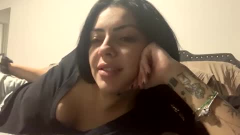 magicvalentine11 online show from December 16, 6:18 am