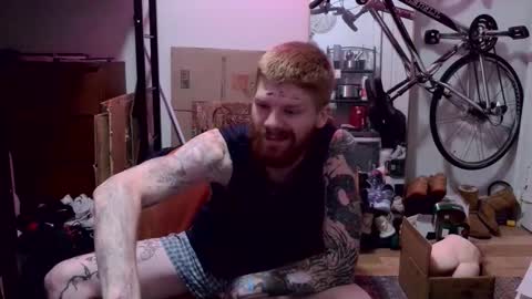 Snapshot of magnetic77slav chatting on January 7, 12:29 pm magnetic77slav online show from January 7, 12:29 pm