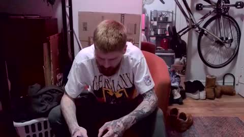 Snapshot of magnetic77slav chatting on January 8, 10:39 am magnetic77slav online show from January 8, 10:39 am