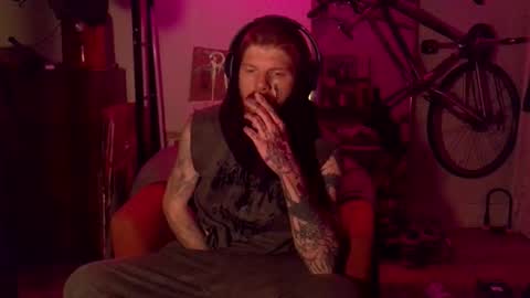 Snapshot of magnetic77slav chatting on February 10, 11:36 am magnetic77slav online show from February 10, 11:36 am