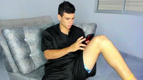 Snapshot of magnificent_star18 chatting on May 18, 12:18 am RONALD online show from May 18, 12:18 am
