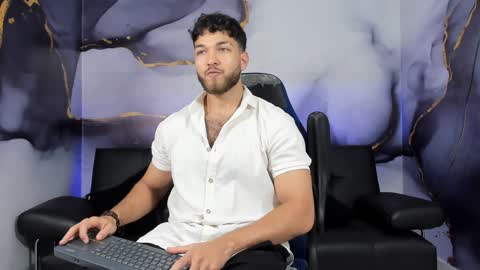 Snapshot of magnus_77 chatting on December 21, 3:20 pm PRINCE online show from December 21, 3:20 pm