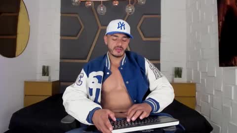 Snapshot of magnusclark chatting on September 11, 7:14 pm Magnusclark online show from September 11, 7:14 pm