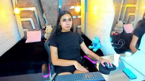 mahiara hot online show from July 31, 1:54 pm